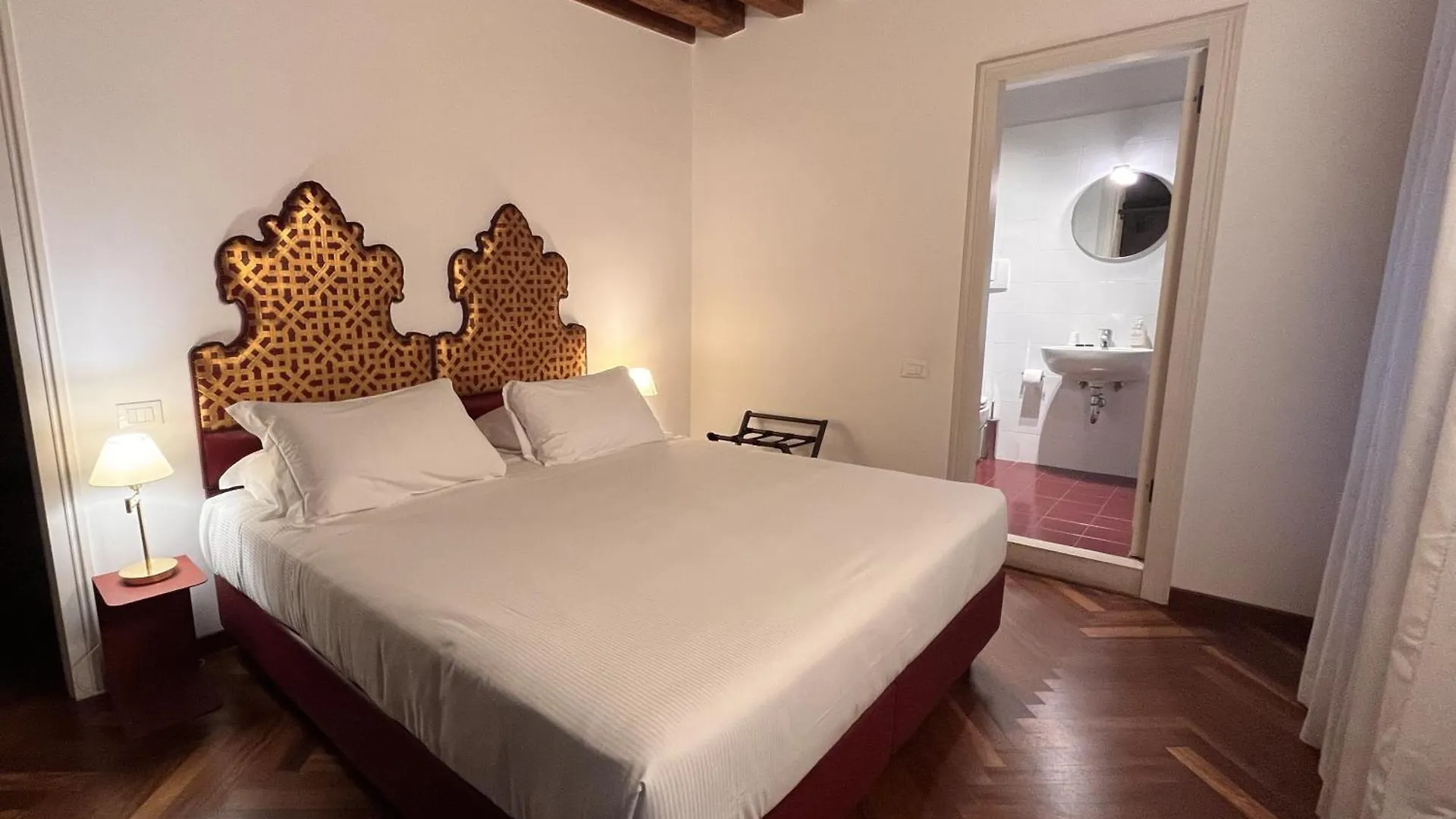 Comedia By Suites Alla Maddalena Venedig Italien